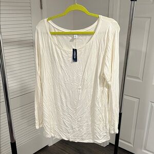 Old Navy Women's Ivory Long Sleeve Tee